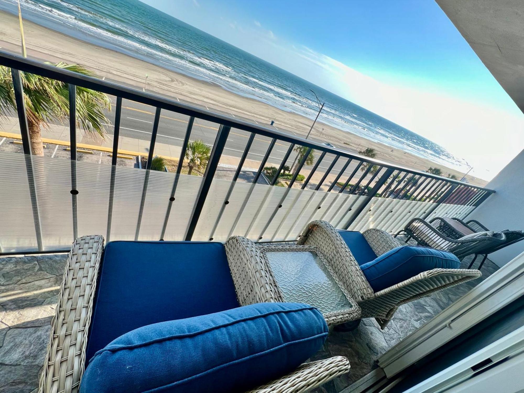 Amazing And Spectacular Ocean And Beach Views In Галвестън Екстериор снимка